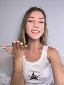 I m sending you an air kiss and wishing you a good day will you kiss