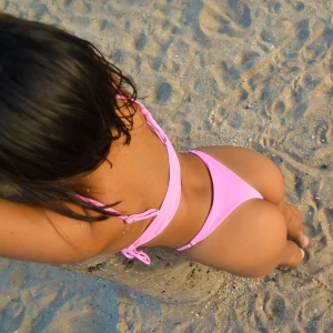 Happy friday from the hottest beatch