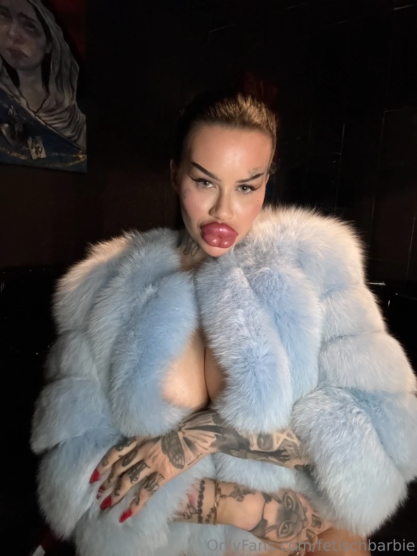 A few days ago i bought a blue fur jacket wearing it made me instantly part 2 