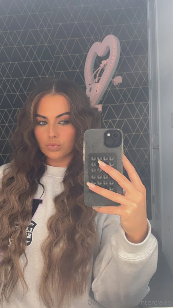 Sweet like honey with a little bit of spice 