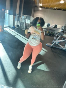 Y all today i had the most craziest fucking workout at the gym took a