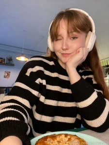 I have a favorite cafe near my house where they cook delicious food of