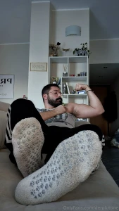 I love to share feet on here