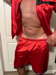 Gotta go to bed early tonight gotta be up by 3 am tomorrow have a good