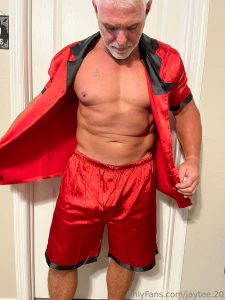 Gotta go to bed early tonight gotta be up by 3 am tomorrow have a good part 2