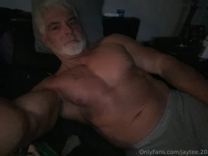 It s freezing tonight who wants to spoon me and keep me warm tonight