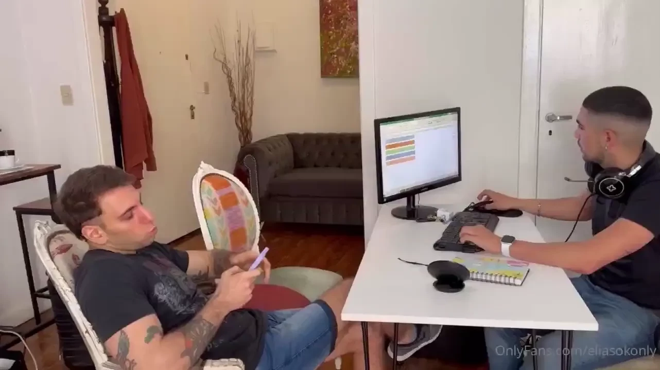 Para obtener el puesto de trabajo aceptar sus reglas tener relaciones 