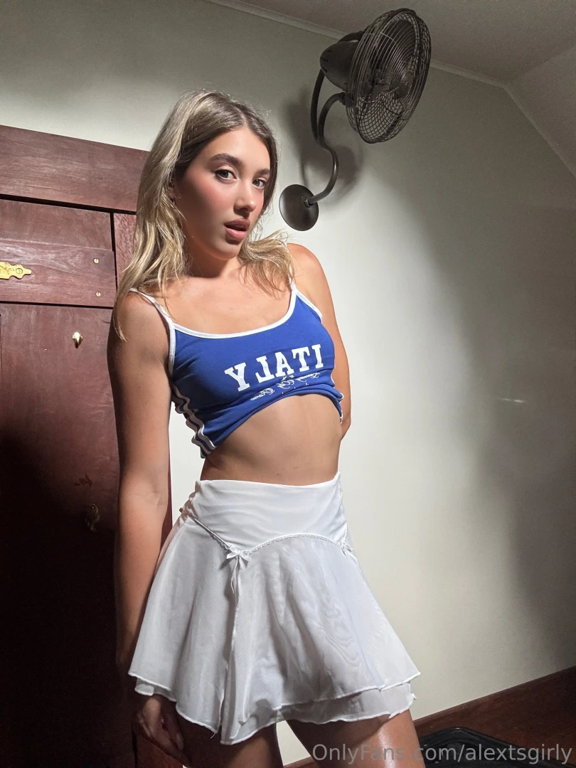 Lift the skirt and lose your mind 