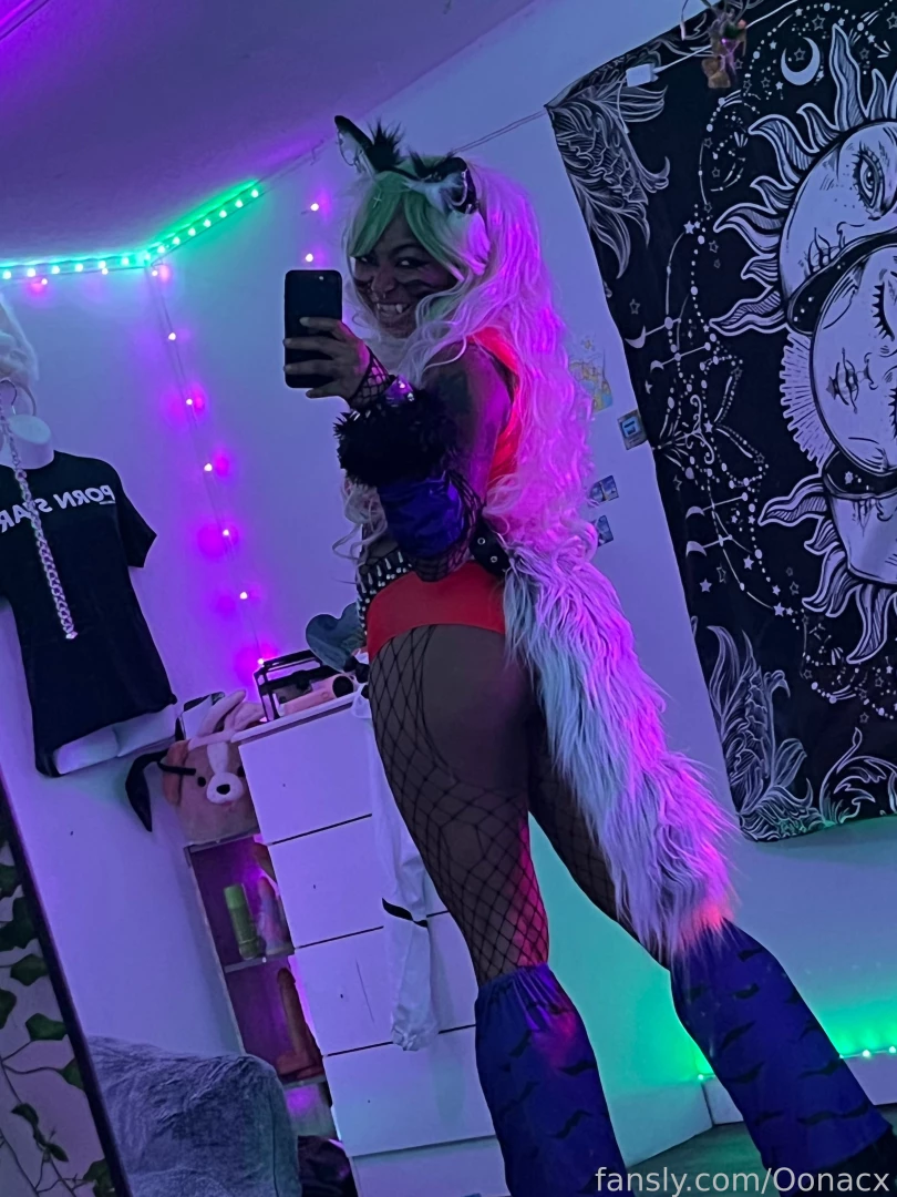 Elf wolf or space girl planning on doing 3 posts a week on here i been 
