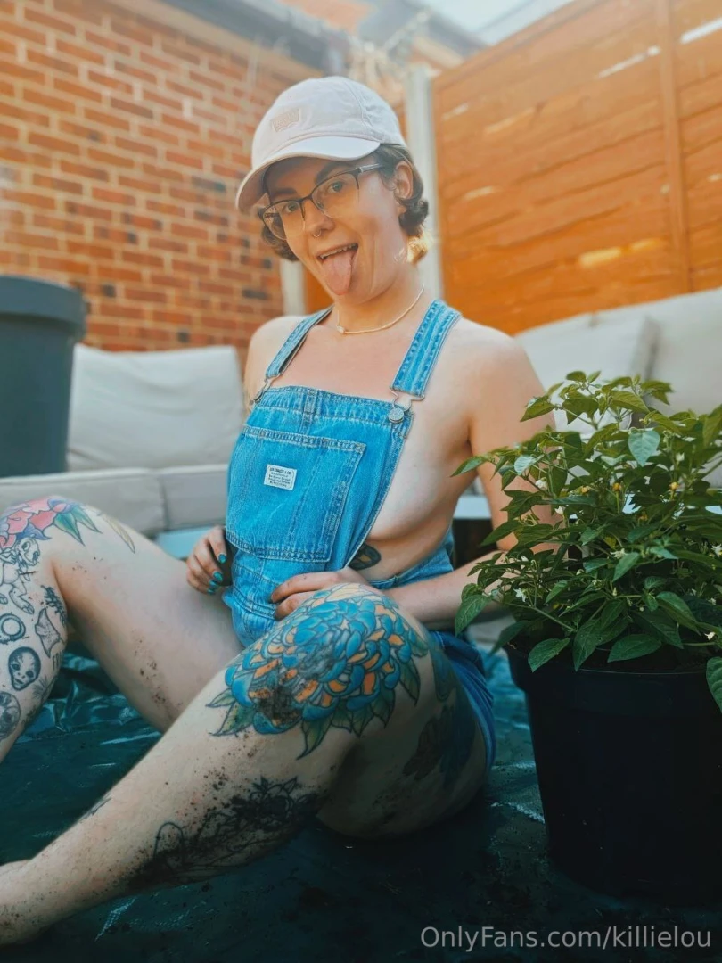 See a personal side to me on killielouextra - i post my gardening my 
