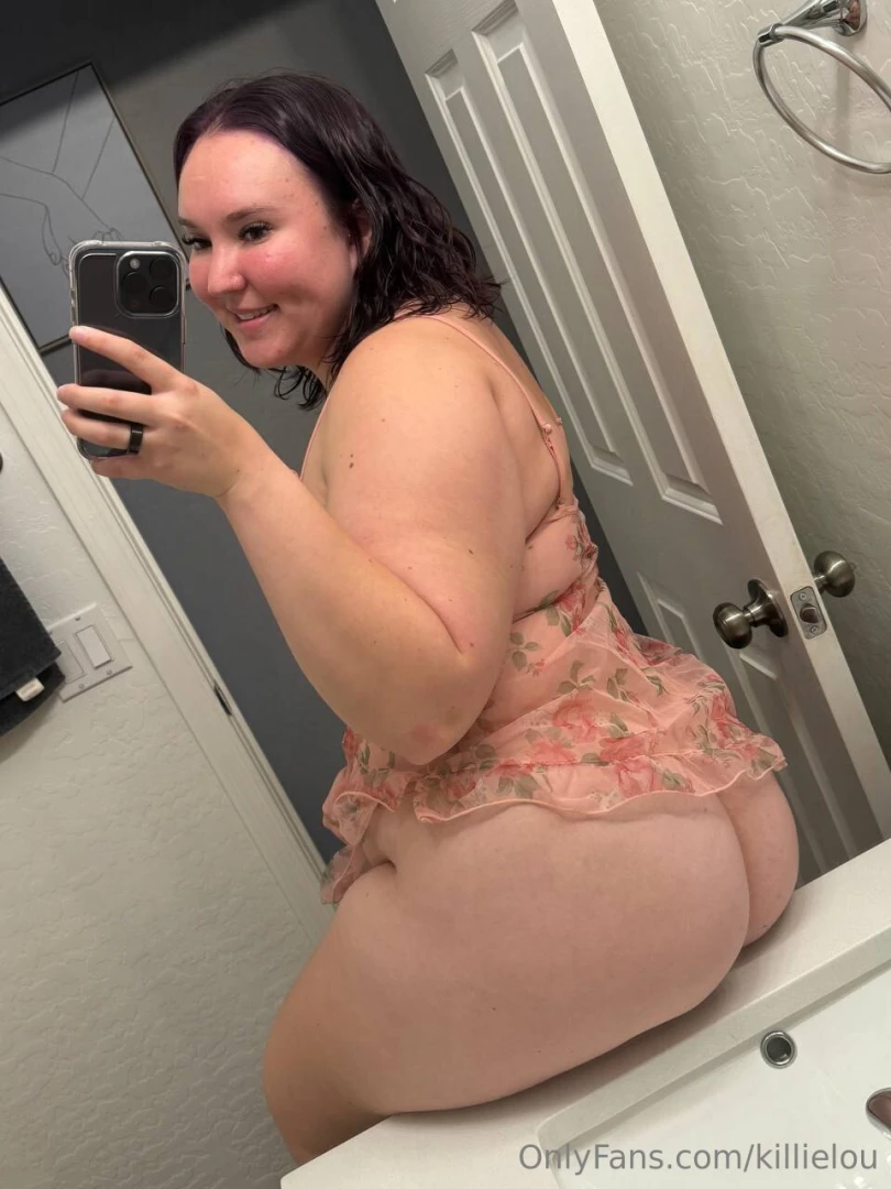 Birthday girl more like birthday slut she s giving the next 20 fans 