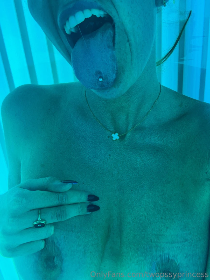 Sunbed selfies part 7 