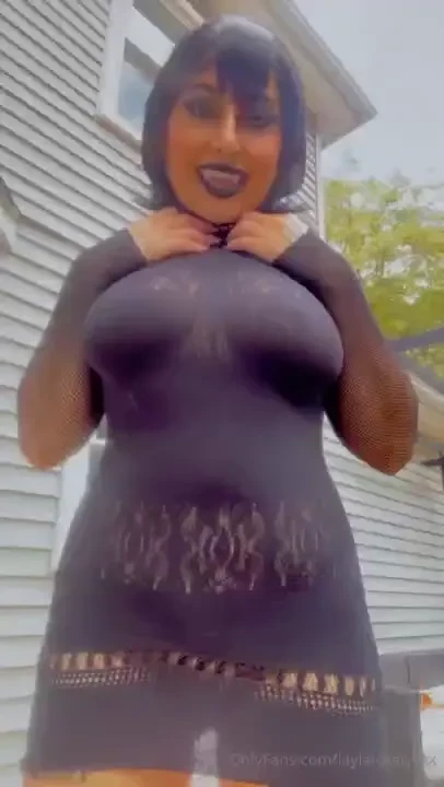 Hot i really wanna deepthroat a cock with these teeth in you think you 