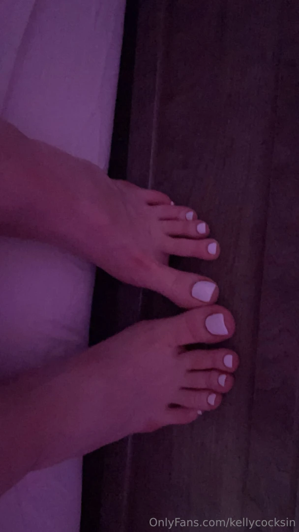 Black hair kelly or blonde hair kelly i love black hair fr i used to part 2 