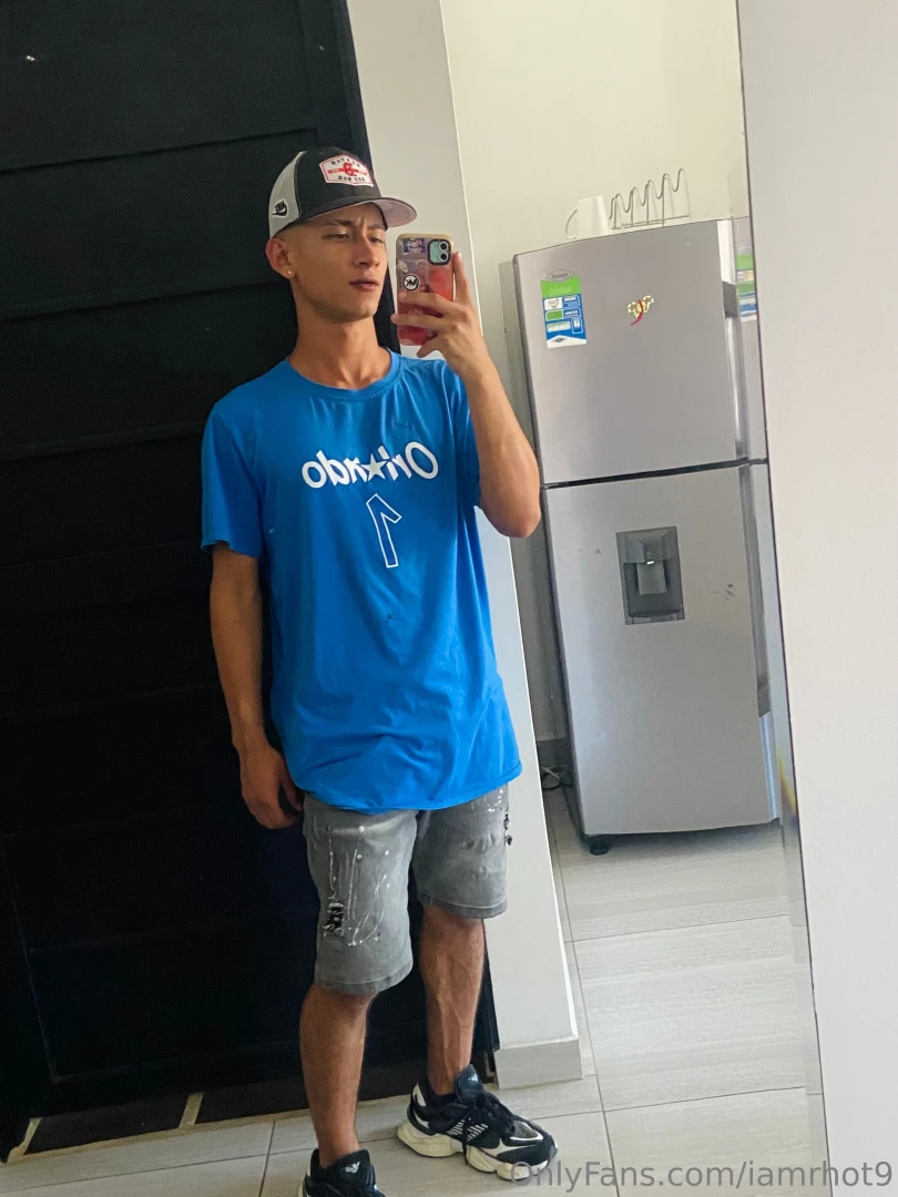 Hoy amanec con muchas ganas de masturb rme sal a dar una vuelta a ver 