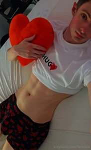 Hugs help heart health