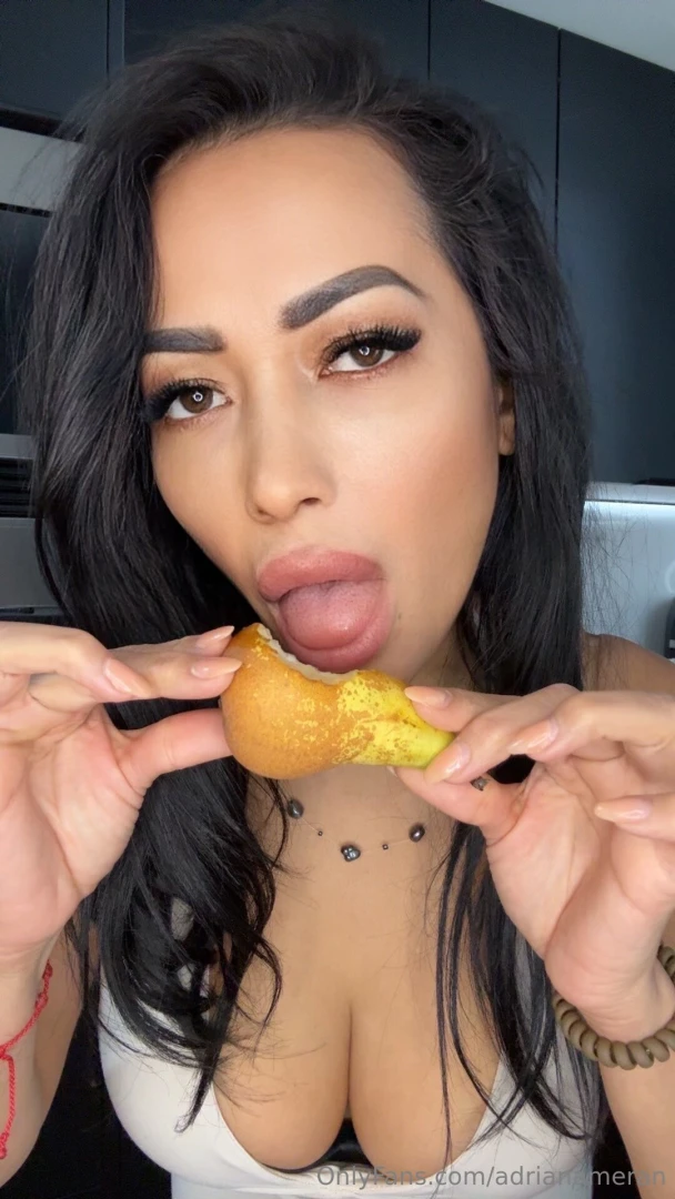 This fruit s so juicy but i bet i d enjoy something else even more 