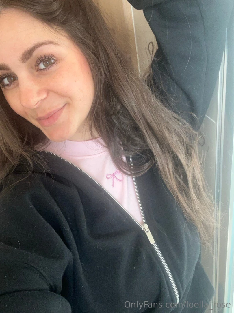 Hey s er ich gehe jetzt duschen kommst du mit 