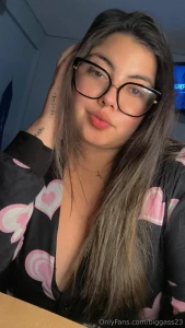 Tu ni a rica y linda