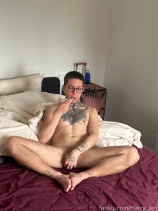 I m sitting here waiting for a message from you glas amateur harryjen