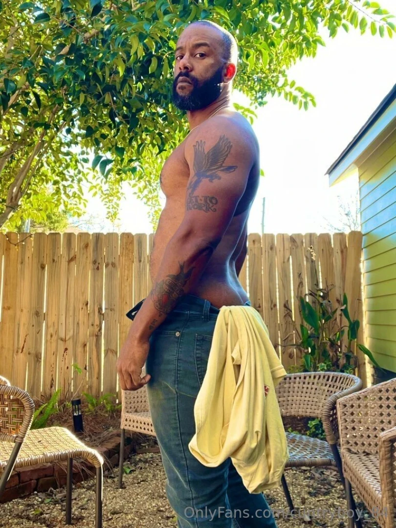 Fuck yourself on this big thick dick 