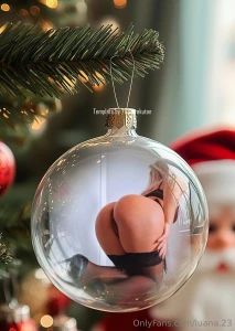 Questa pallina non dovrebbe mancare dal tuo albero questo anno