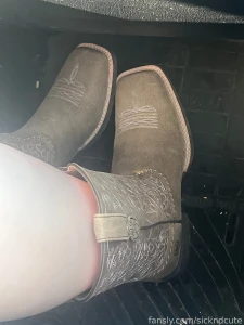 As some of u have seen im currently in texas stuck in a tiny apartment part 2