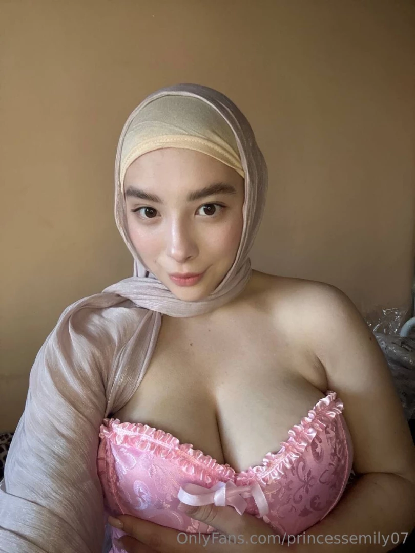 Feeling pretty in pink modest doesn t mean boring - sometimes the part 2 