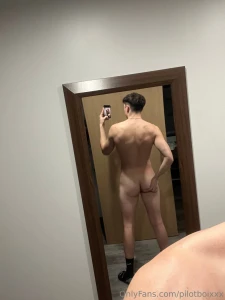 Little photo shoot in the hotel which one is your fave part 1