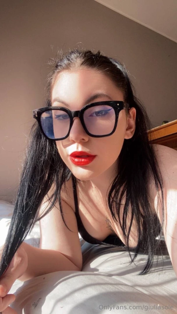 Dentro c qualcosa che non hai mai visto qualcosa che non hai mai 