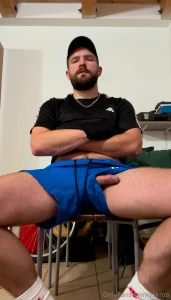 Staying at my friend in italy he went out and i didn t miss the