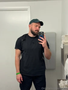 A reminder for you that sometimes i wear clothes but only in public