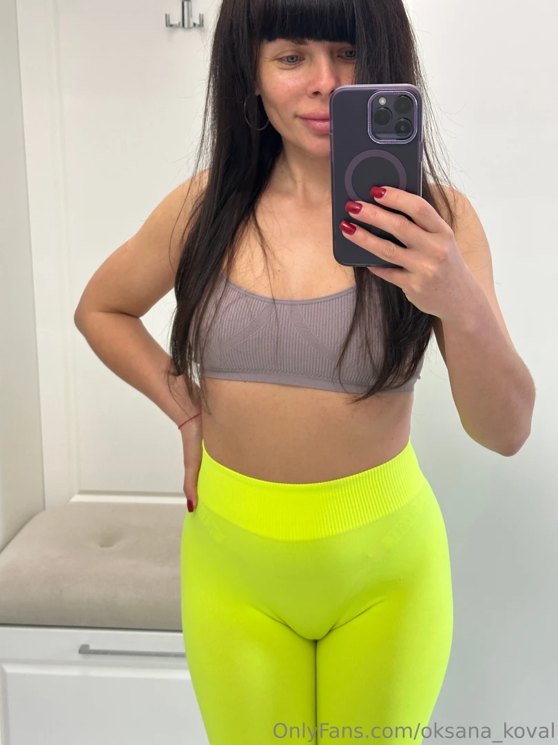 Wanna see cameltoe pm me for more 