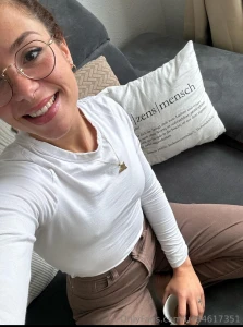 Smettila di sognarmi sono proprio qui