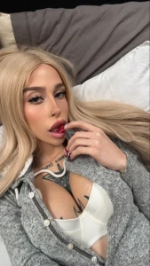 Nbsp troppo hot per restare vestita vuoi il resto part 1