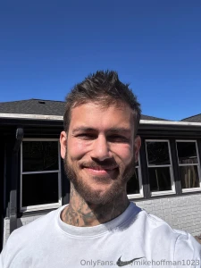 Some normal selfies of me i hope you guys have an amazing friday