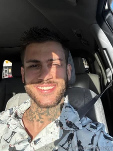 Some normal selfies of me i hope you guys have an amazing friday part 1