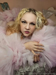 I am absolutely purring over the beautiful photos my dear friend took