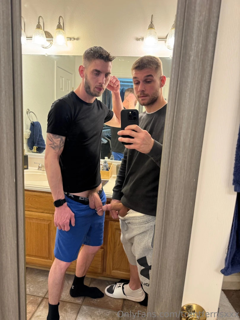 Who wants to taste look how big his is 