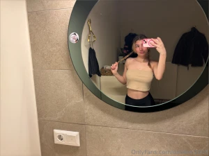 Che stai facendo vieni a passare un po di tempo con me