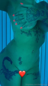 Wanna tan with me check your dms