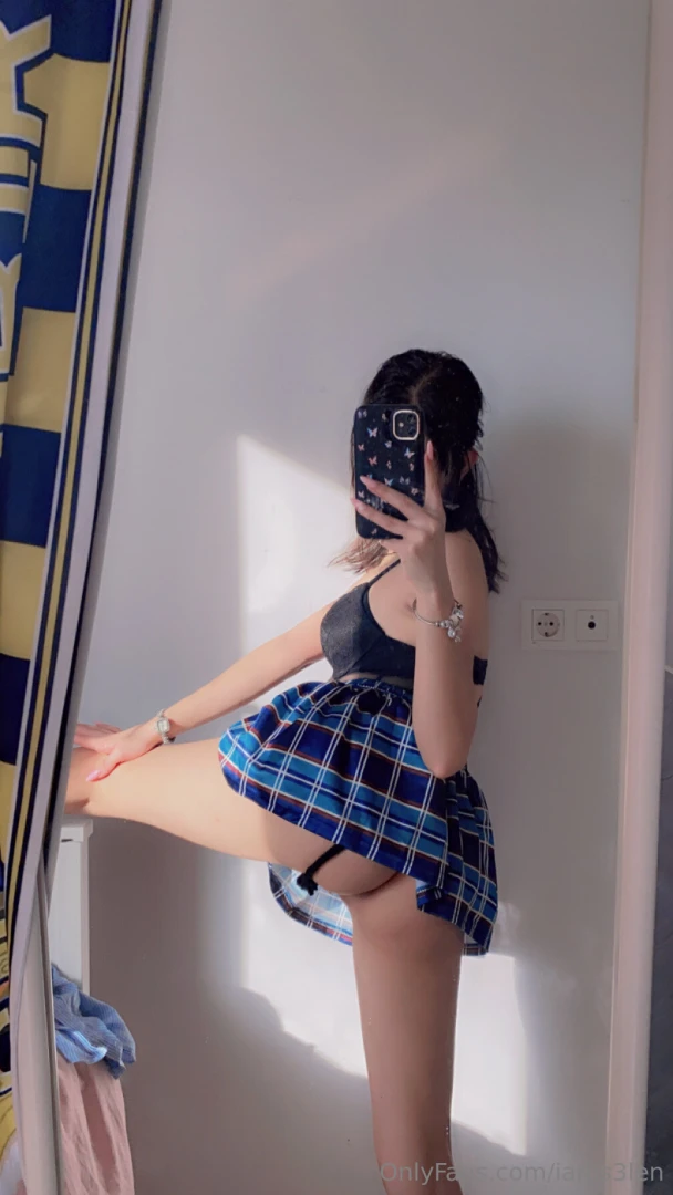 Bacaklar m ay r rken ama r m s y rd m dildoyla kendim bo altt m ayakta 