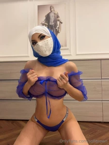 Have you ever seen such a gorgeous babe in a hijab squirting part 44