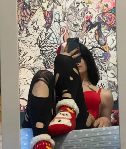 E se scendessi vestita o svestita da babbo natale dal vostro camino