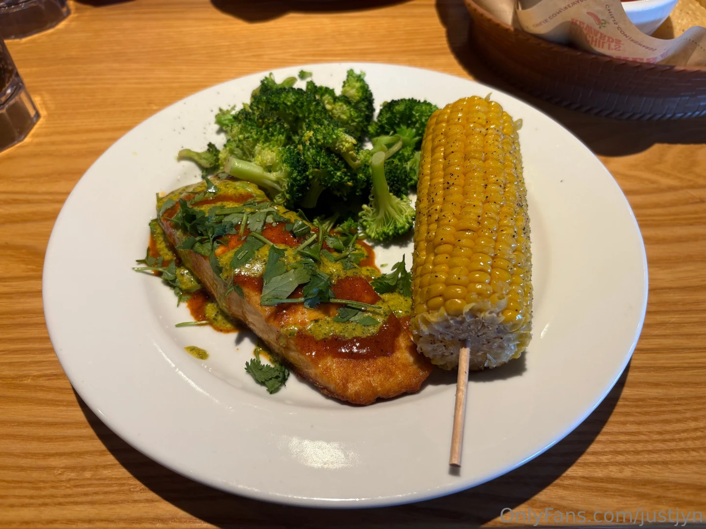 Happy friday friday is usually my dine-out day and this is my favorite 