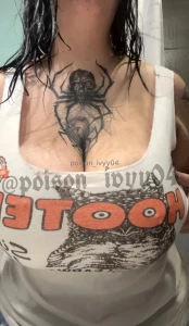Could absolutely fuck up some hooters rn how bout yall