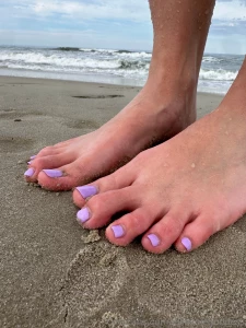 Sandy feet at the beach please excuse my screaming in the video i wasn part 1