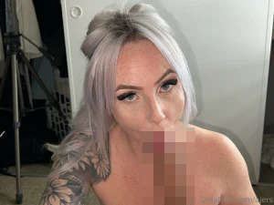 She has some crazy mouth work i might just have her on speed dial 24 7