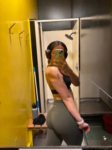 Sorry i took so long in the changing rooms i was horny x