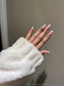 I miss these nails sooo bad i want to get them again but they re like